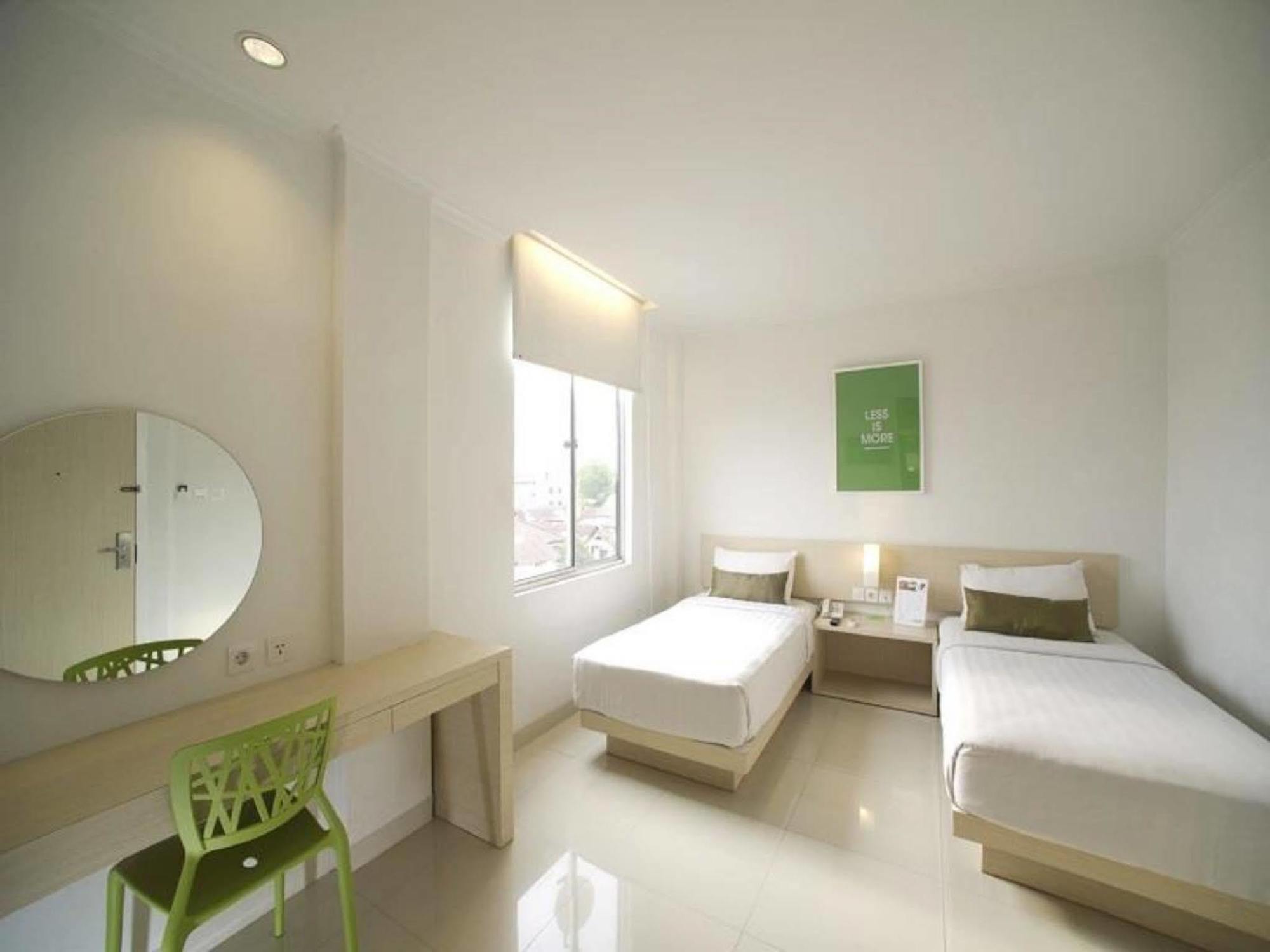 Zuri Express Hotel Pekanbaru Exterior foto