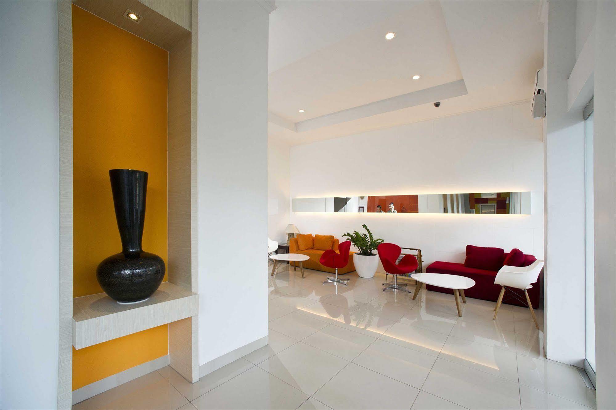 Zuri Express Hotel Pekanbaru Exterior foto